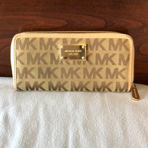 Michael Kors logo print zipper wallet